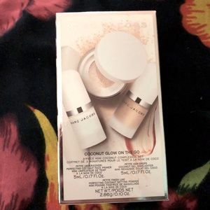 Marc Jacobs Coconut Glow on The Go